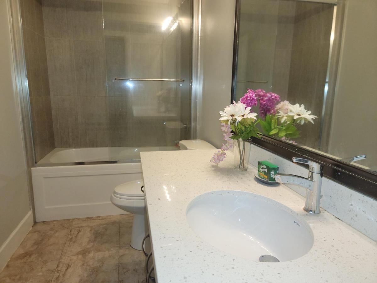Oscar Inn & 2Bd Family Suite Or Private Room Abbotsford Dış mekan fotoğraf